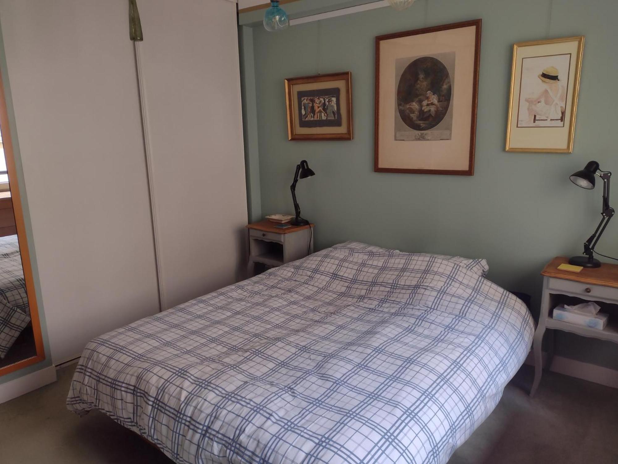 Bright Pied-a-terre Eiffel Tower 4 People Appartement Parijs