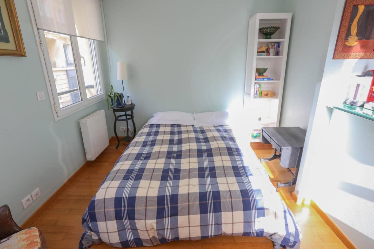 Bright Pied-a-terre Eiffel Tower 4 People * Parijs